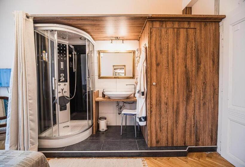 اتاق لوکس, Guest House Veronika
