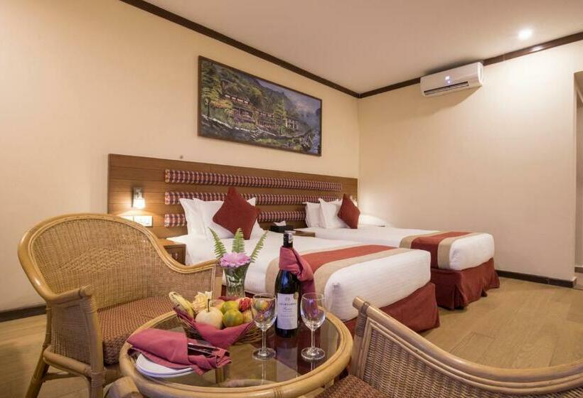 اتاق لوکس با چشم‌انداز, Rupakot Resort