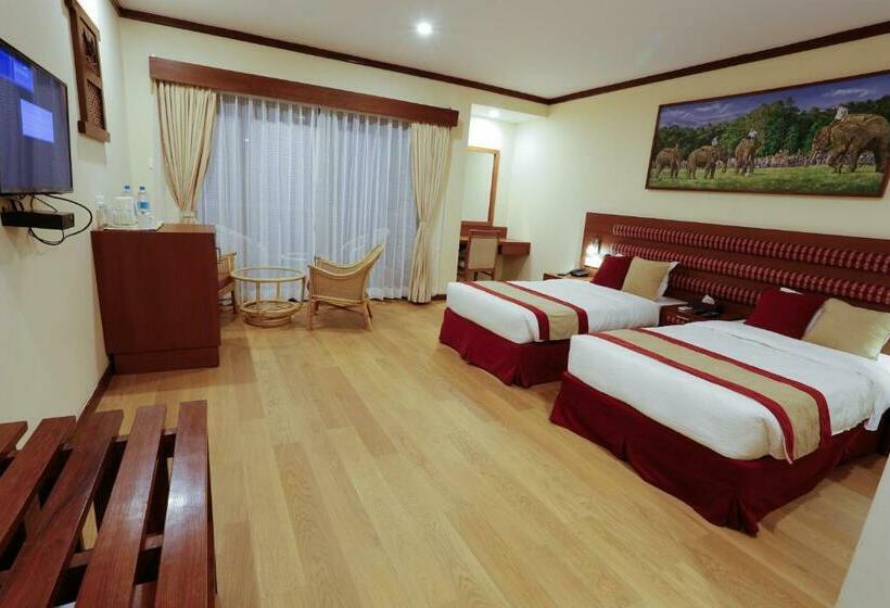اتاق لوکس با چشم‌انداز, Rupakot Resort