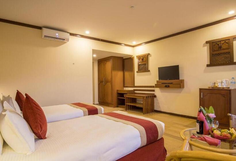 اتاق لوکس با چشم‌انداز, Rupakot Resort