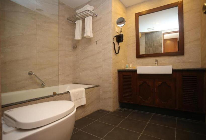 اتاق استاندارد با چشم‌انداز, Rupakot Resort