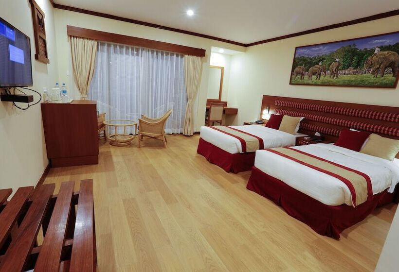 اتاق لوکس با چشم‌انداز, Rupakot Resort
