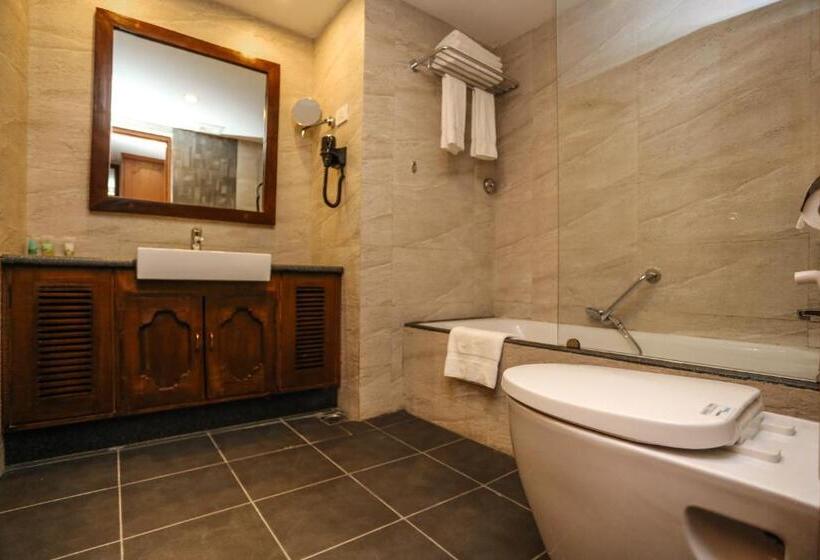 اتاق استاندارد با چشم‌انداز, Rupakot Resort