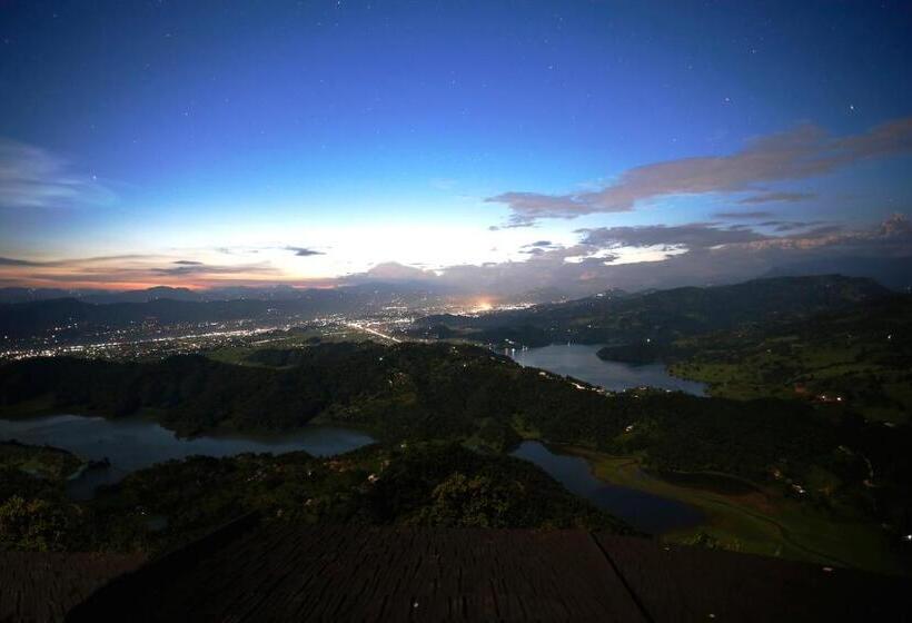 اتاق استاندارد با چشم‌انداز, Rupakot Resort