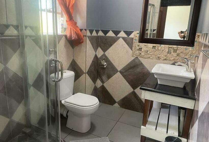 Стандартный Номер Кровать Кинг, Africa Footprints Guest House