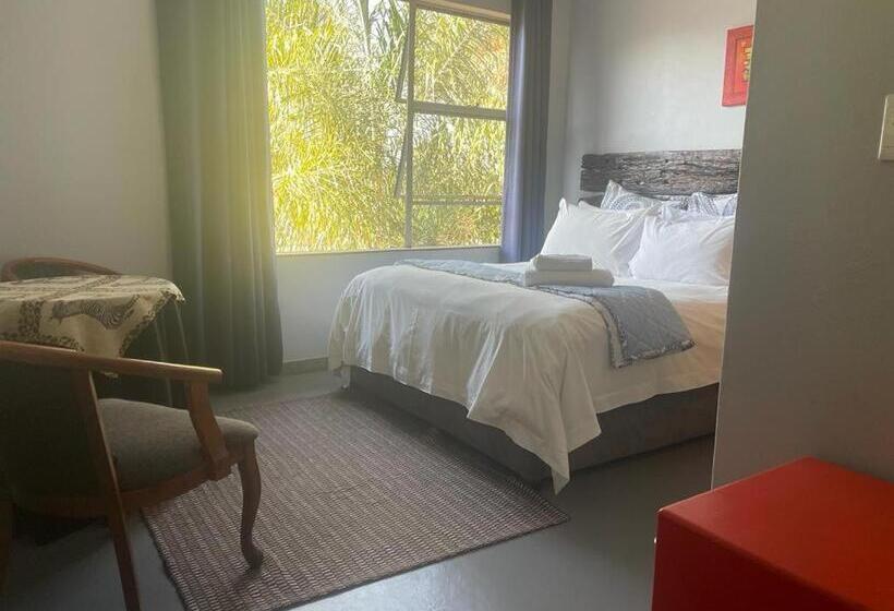 Номер Стандарт, Africa Footprints Guest House