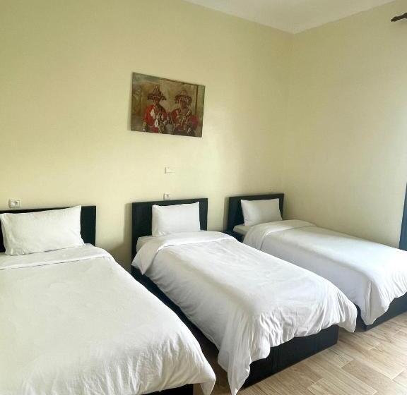 Quarto Triplo Estandar com Sacada, Mauritania