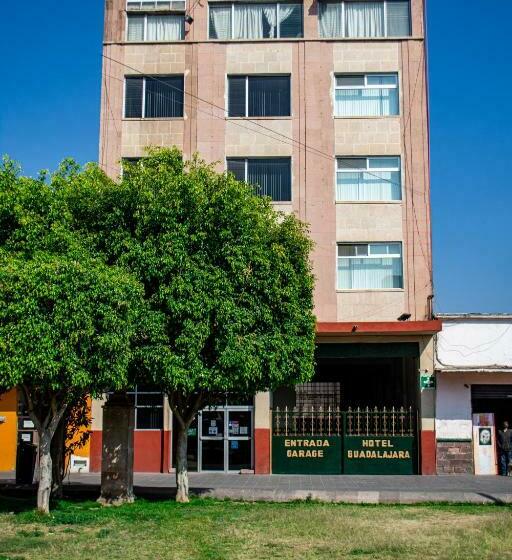 اتاق استاندارد چهار تخته, Guadalajara