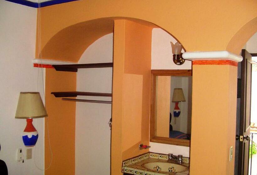 Standard Studio, & Suites Coral