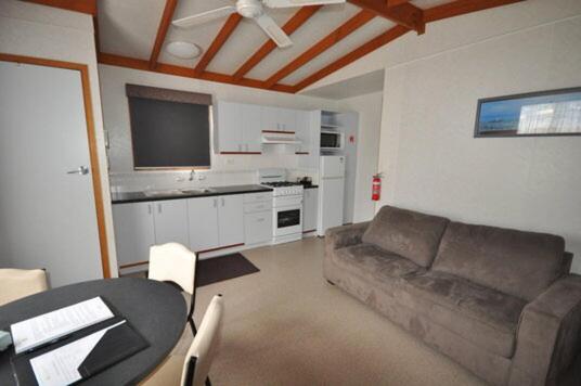 Вилла 1 Спальня, Dylene Holiday Park