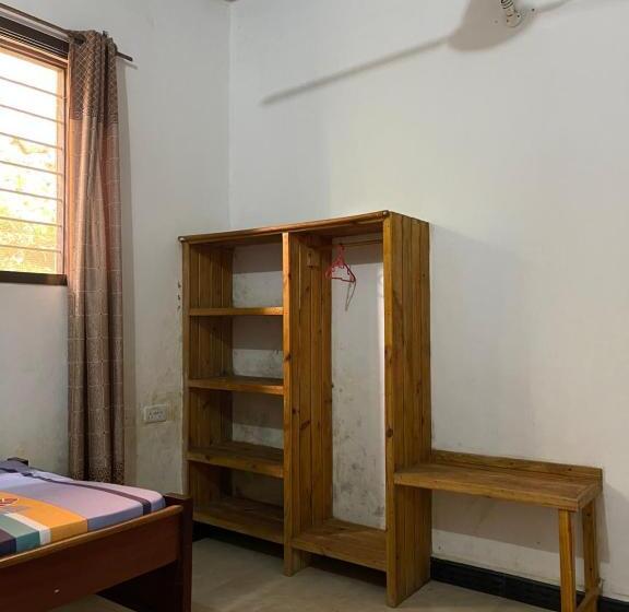 سرير فى غرفة مشتركه, Natural Kendwa Villa