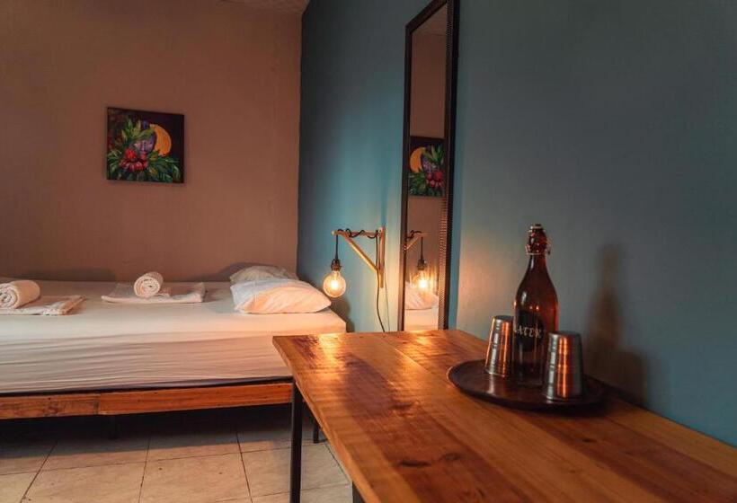Номер Стандарт Четырехместный Совместный Санузел, Bodhi Hostel & Lounge