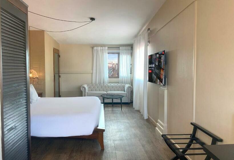 סוויטת פנטהאוז, Magnolia Inn