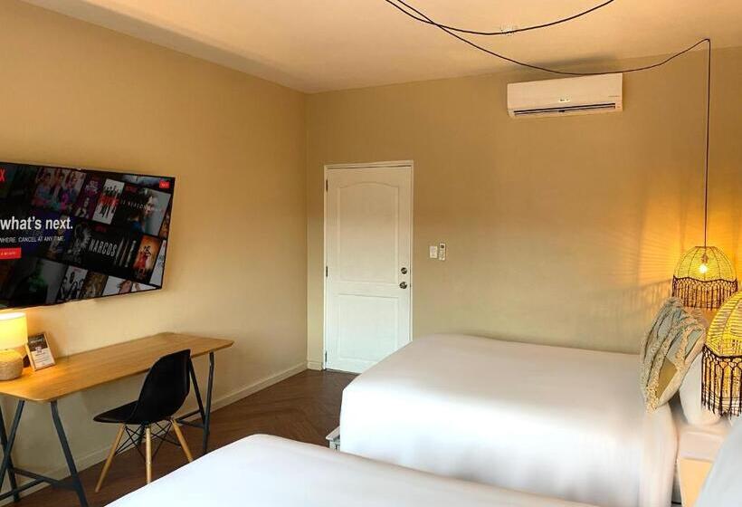 חדר סטנדרט לארבעה, Magnolia Inn