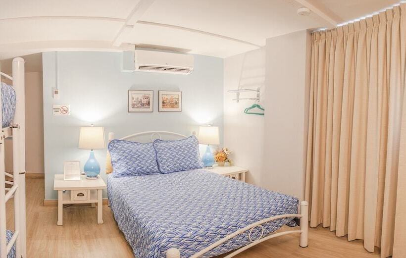 חדר משפחתי, Magnolia Inn