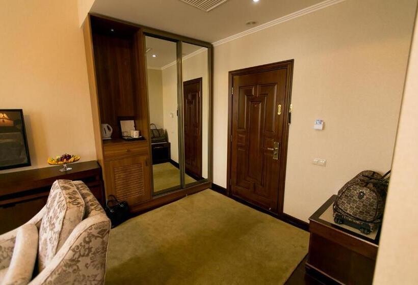 مجموعه ویستا شهر, Allureinn Hotel And Spa