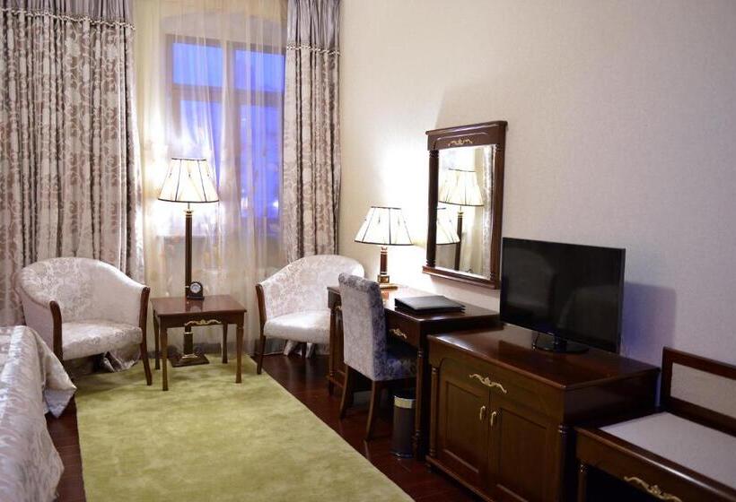 سوییت جونیور با چشم‌انداز شهر, Allureinn Hotel And Spa