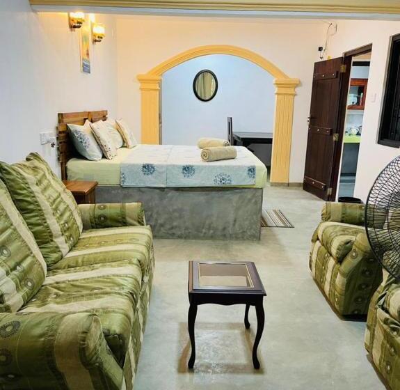 بانگلوی استاندارد, Arcadia Resort