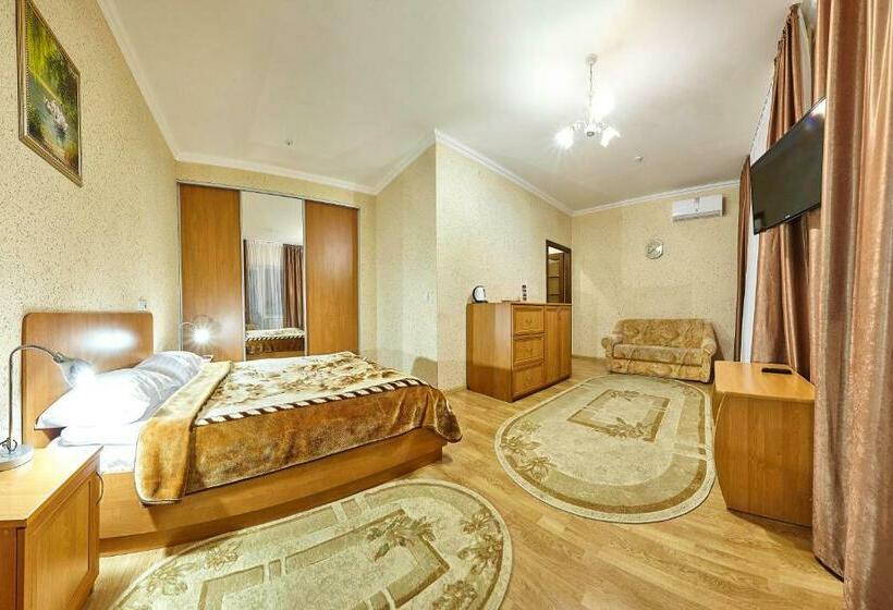 Полулюкс, Resort Hotel Karpaty