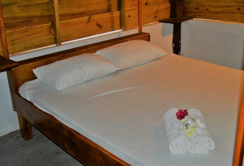 בקתת חדר, Shim Beach Resort