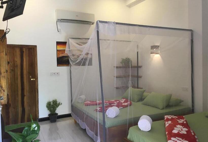 اتاق لوکس سه تخته, Garden Cottage Arugambay
