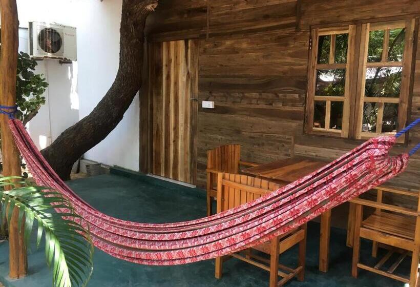 اتاق استاندارد با بالکن, Garden Cottage Arugambay