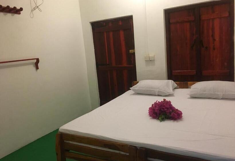 اتاق استاندارد, Garden Cottage Arugambay