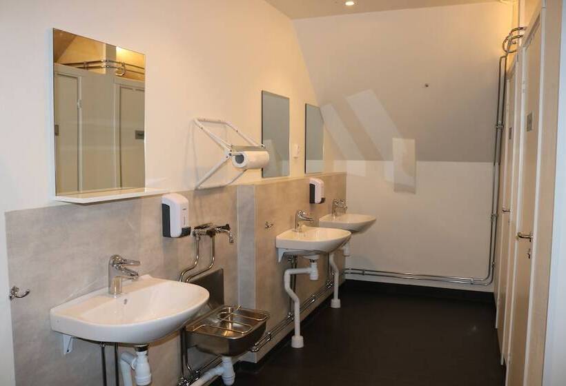 اتاق استاندارد چهار تخته, Kärraton Vandrarhem   Hostel