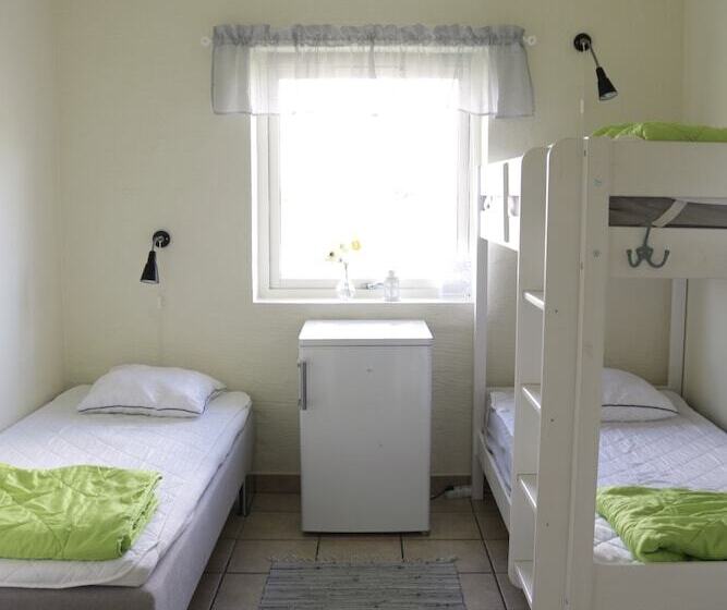 اتاق استاندارد سه نفره, Kärraton Vandrarhem   Hostel