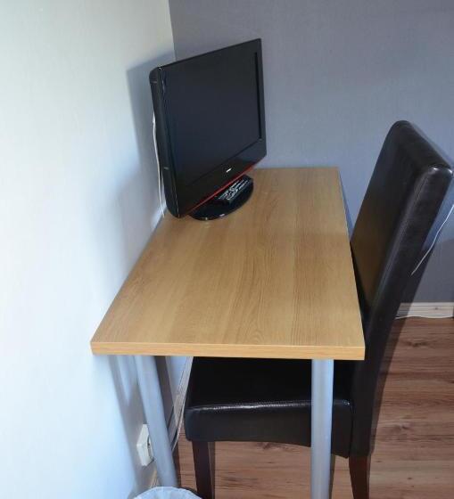 הכלכלה חדר לארבעה עם מקלחת משותפת, Lyckåhem Lågprishotell Och Vandrarhem