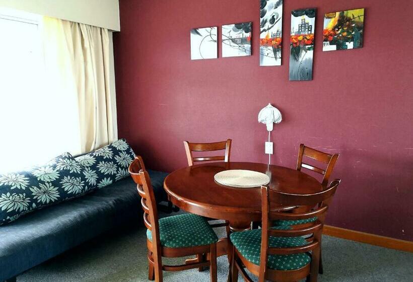 침실 2개 아파트, 45 On Avenal Motel
