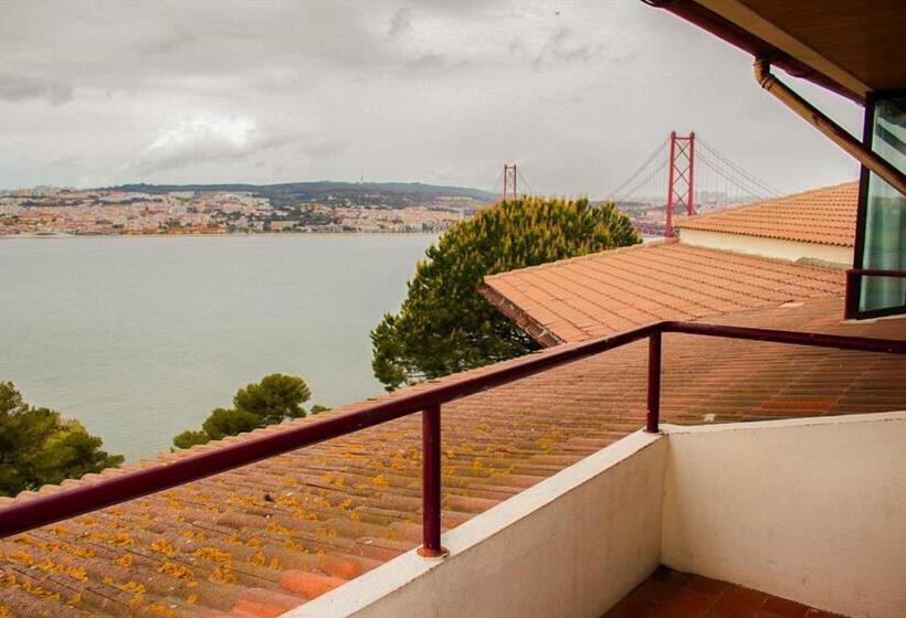 Кровать в Общей Комнате, Hi Almada  Pousada De Juventude