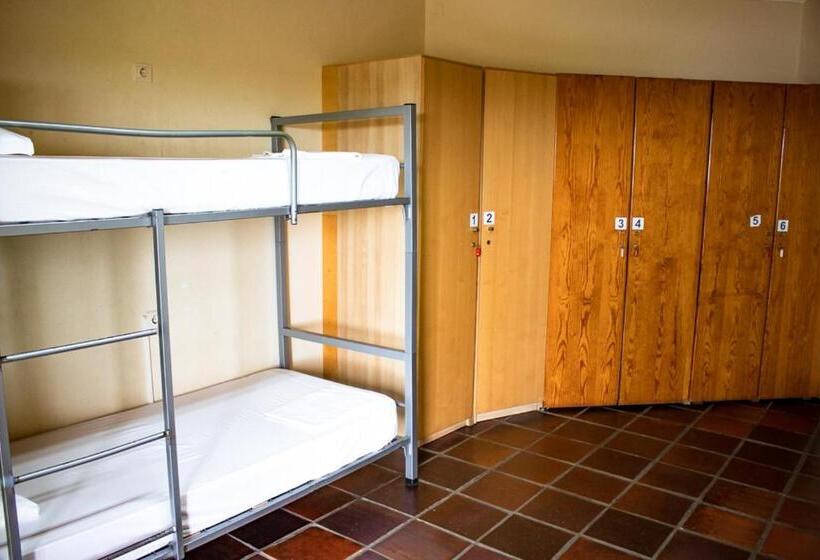 Quarto Familiar Banheiro Compartilhado, Hi Almada  Pousada De Juventude