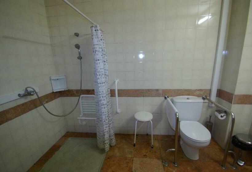 Quarto Estandar para Deficientes Físicos, Hi Almada  Pousada De Juventude