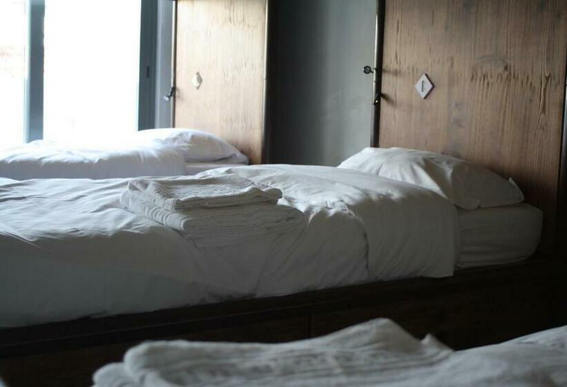 공동 객실, N1 Hostel Apartments And Suites
