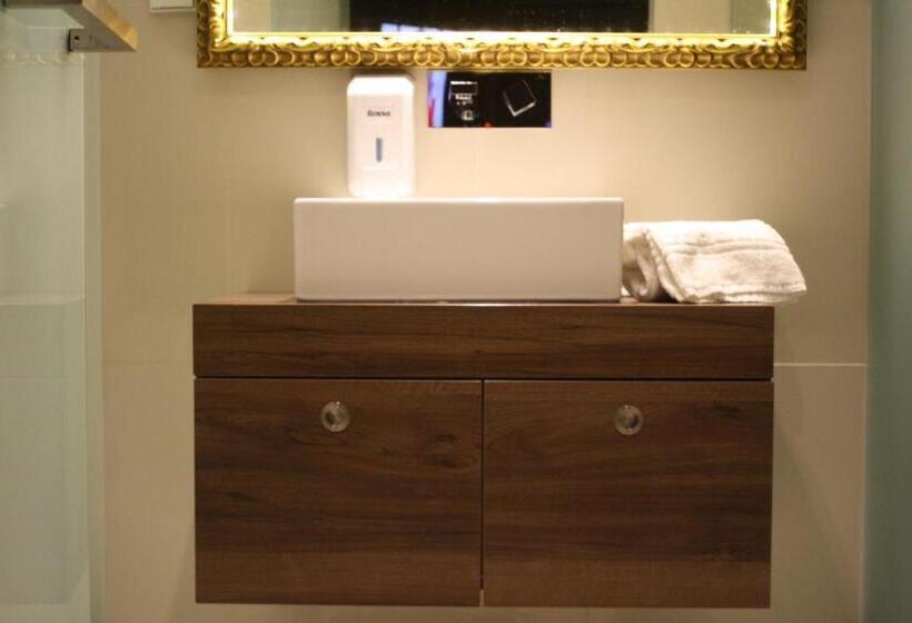 스위트, N1 Hostel Apartments And Suites