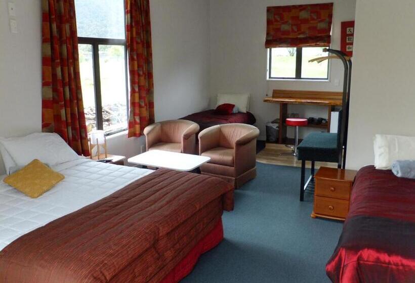 Quarto Quádruplo Estandar, Ropatinis Bed & Breakfast
