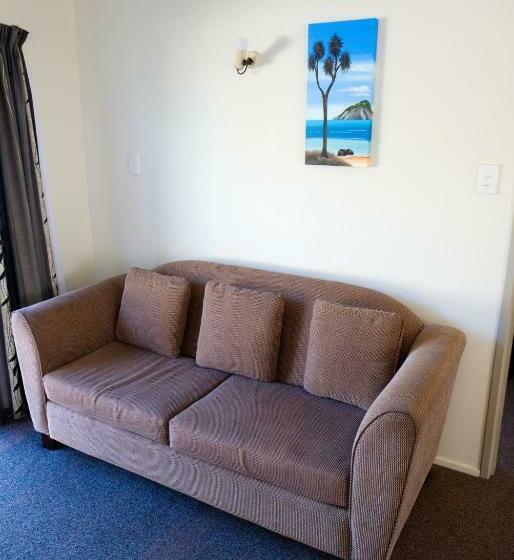 Семейный Номер, Tairua Shores Motel