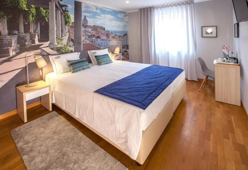 Quarto Estandar, Famous Crows Lisbon Suites