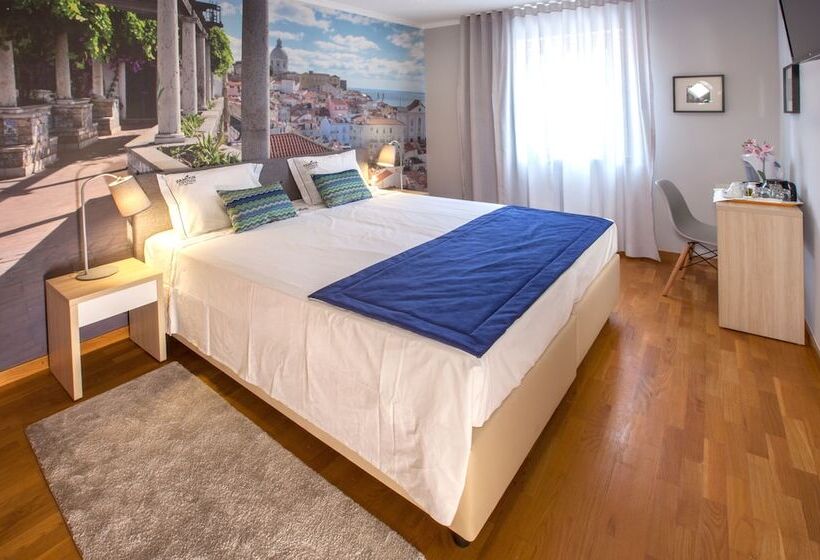 Quarto Estandar, Famous Crows Lisbon Suites