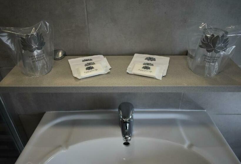 غرفة قياسية ثلاثية, Horta D Alva