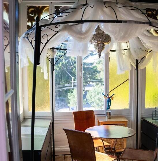 סוויטה, Le Chalet D Ouchy