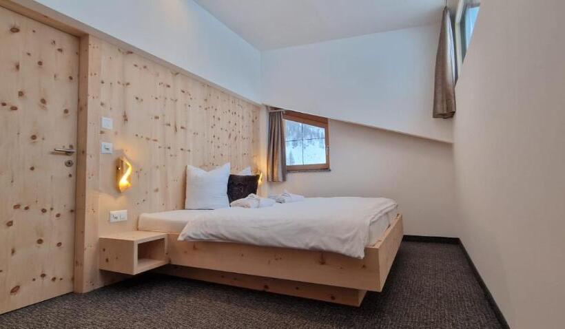 سوئیت پنت هاوس, Chasa Castello Relax & Spa