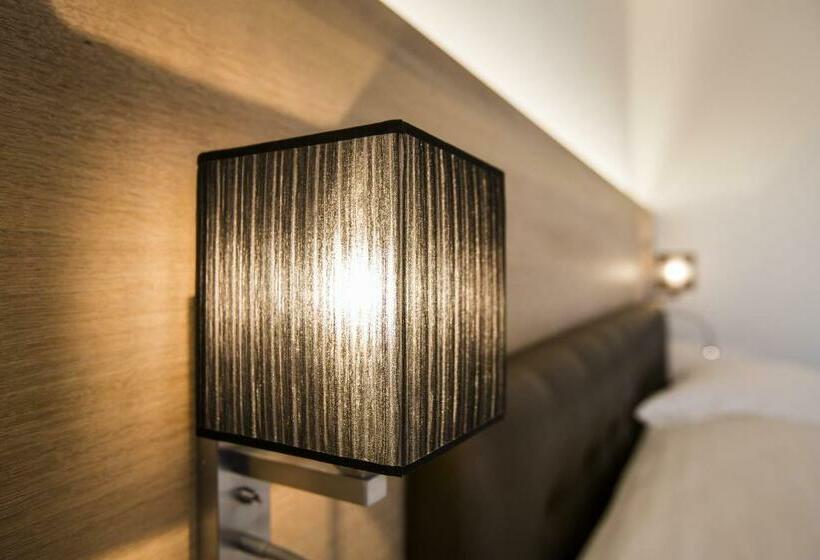 Полулюкс, Romantik Hotel Le Vignier