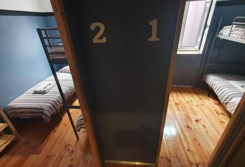 اتاق اکونومی, Sardines And Friends Hostel 04
