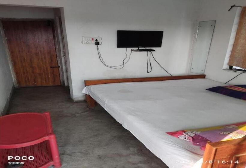 豪华三人间, Spot On Yuboraaj Lodge