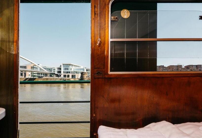 Quarto Estandar, Botel Maastricht