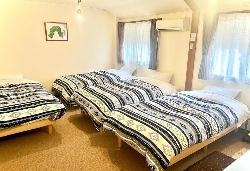 Quarto Familiar, En Chan House