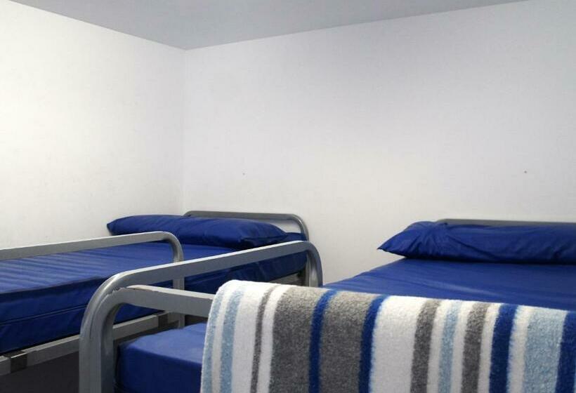 اتاق استاندارد چهار تخته, Albergue Santiago Apostol