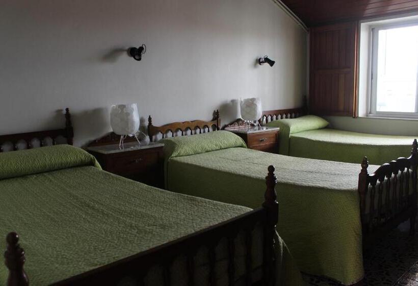 חדר סטנדרט לשלושה, Albergue Turistico Silleda